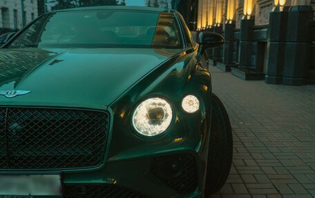 Bentley Continental GT III, 2018 год, 19 000 000 рублей, 2 фотография