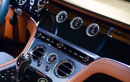 Bentley Continental GT III, 2018 год, 19 000 000 рублей, 17 фотография