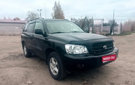 Toyota Highlander III, 2003 год, 1 100 000 рублей, 1 фотография