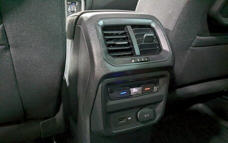 Volkswagen Tiguan II, 2019 год, 2 750 000 рублей, 15 фотография