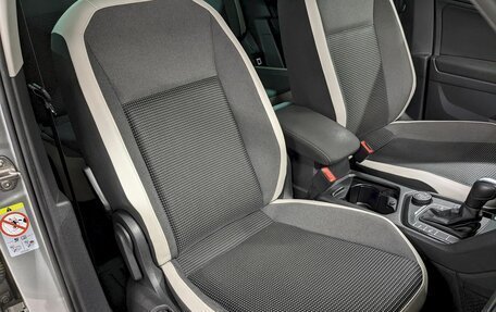 Volkswagen Tiguan II, 2019 год, 2 750 000 рублей, 21 фотография