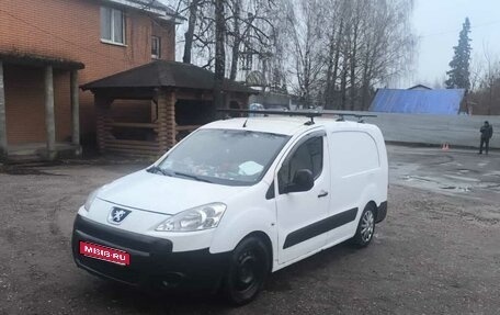 Peugeot Partner II рестайлинг 2, 2011 год, 550 000 рублей, 1 фотография