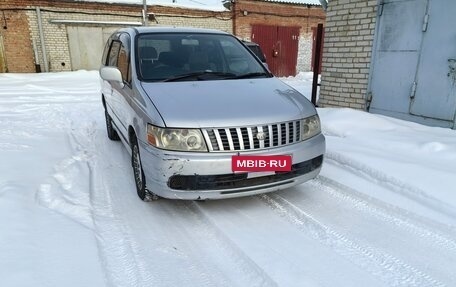 Nissan Bassara, 2001 год, 365 000 рублей, 1 фотография