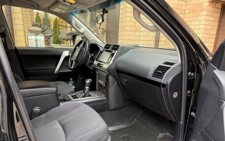 Toyota Land Cruiser Prado 150 рестайлинг 2, 2019 год, 4 980 000 рублей, 6 фотография