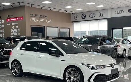 Volkswagen Golf VIII, 2022 год, 1 940 000 рублей, 1 фотография