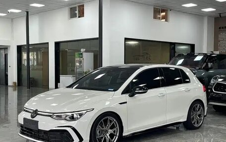 Volkswagen Golf VIII, 2022 год, 1 940 000 рублей, 3 фотография