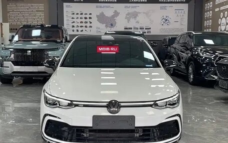 Volkswagen Golf VIII, 2022 год, 1 940 000 рублей, 2 фотография