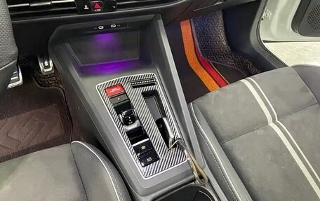 Volkswagen Golf VIII, 2022 год, 1 940 000 рублей, 13 фотография