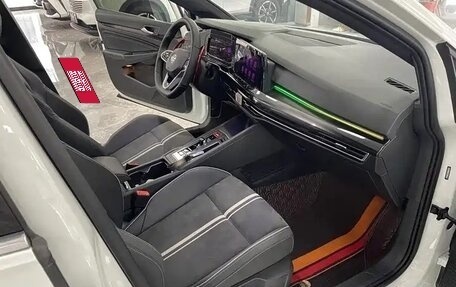 Volkswagen Golf VIII, 2022 год, 1 940 000 рублей, 12 фотография