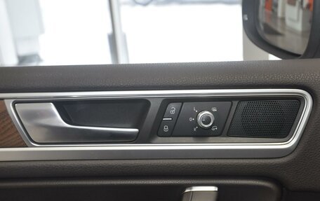 Volkswagen Touareg III, 2015 год, 3 570 000 рублей, 23 фотография