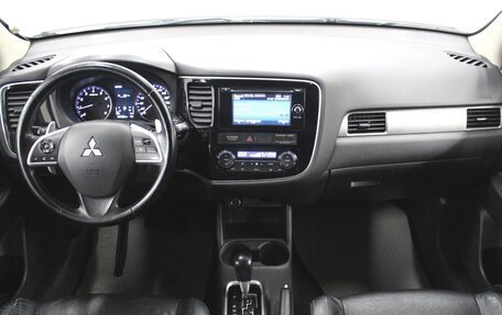 Mitsubishi Outlander III рестайлинг 3, 2013 год, 1 270 000 рублей, 9 фотография