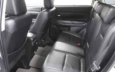 Mitsubishi Outlander III рестайлинг 3, 2013 год, 1 270 000 рублей, 10 фотография