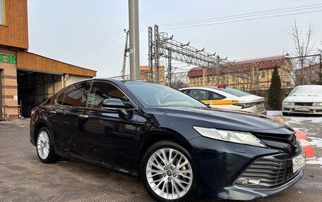 Toyota Camry, 2020 год, 3 500 000 рублей, 2 фотография