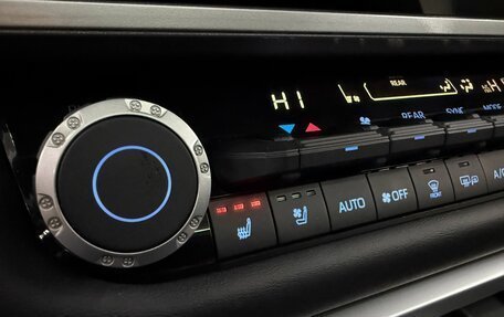 Toyota Sequoia, 2022 год, 9 950 000 рублей, 26 фотография