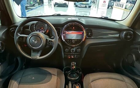 MINI Hatch, 2021 год, 2 340 000 рублей, 8 фотография