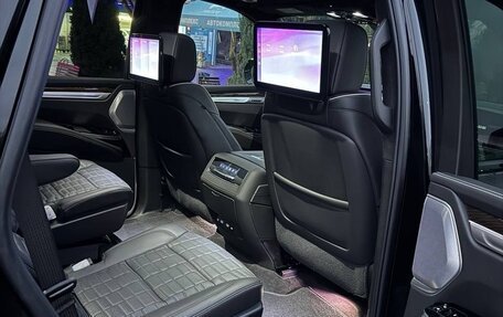 Cadillac Escalade V, 2025 год, 18 999 000 рублей, 13 фотография