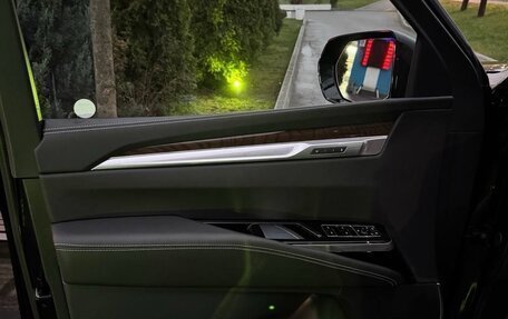 Cadillac Escalade V, 2025 год, 18 999 000 рублей, 14 фотография