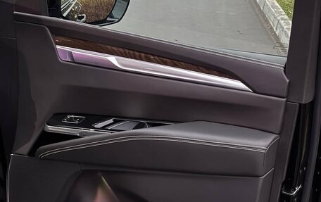 Cadillac Escalade V, 2025 год, 18 999 000 рублей, 20 фотография