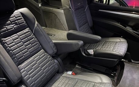 Cadillac Escalade V, 2025 год, 18 999 000 рублей, 19 фотография