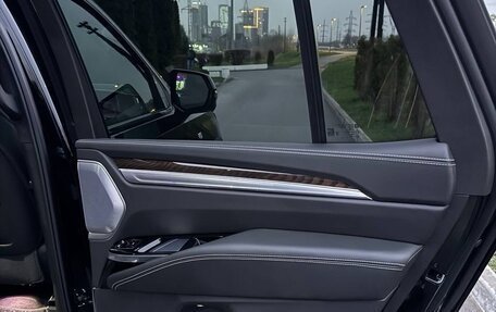 Cadillac Escalade V, 2025 год, 18 999 000 рублей, 18 фотография