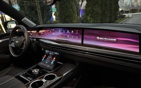 Cadillac Escalade V, 2025 год, 18 999 000 рублей, 22 фотография