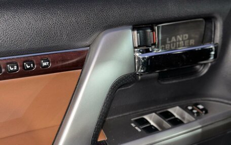 Toyota Land Cruiser 200, 2015 год, 5 300 000 рублей, 3 фотография