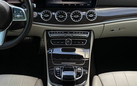 Mercedes-Benz E-Класс, 2018 год, 4 999 000 рублей, 14 фотография