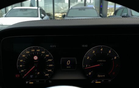 Mercedes-Benz E-Класс, 2018 год, 4 999 000 рублей, 29 фотография