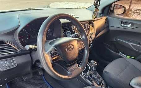 Hyundai Solaris II рестайлинг, 2017 год, 820 000 рублей, 14 фотография