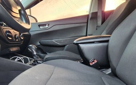 Hyundai Solaris II рестайлинг, 2017 год, 820 000 рублей, 28 фотография