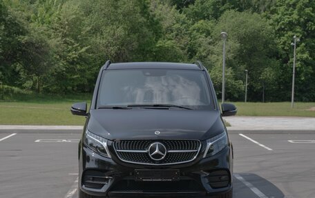 Mercedes-Benz V-Класс, 2023 год, 10 900 000 рублей, 2 фотография