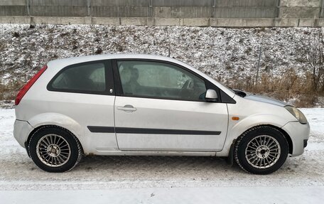 Ford Fiesta, 2006 год, 300 000 рублей, 4 фотография
