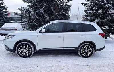 Mitsubishi Outlander III рестайлинг 3, 2018 год, 1 850 000 рублей, 1 фотография