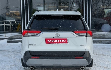 Toyota RAV4, 2021 год, 3 720 000 рублей, 8 фотография