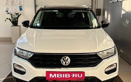 Volkswagen T-Roc I, 2019 год, 1 999 000 рублей, 2 фотография