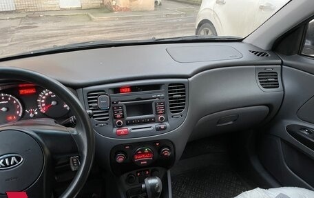 KIA Rio II, 2011 год, 700 000 рублей, 8 фотография