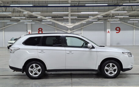Mitsubishi Outlander III рестайлинг 3, 2013 год, 1 500 000 рублей, 8 фотография