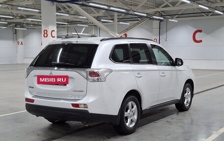 Mitsubishi Outlander III рестайлинг 3, 2013 год, 1 500 000 рублей, 9 фотография