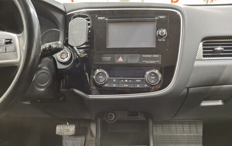 Mitsubishi Outlander III рестайлинг 3, 2013 год, 1 500 000 рублей, 19 фотография