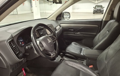 Mitsubishi Outlander III рестайлинг 3, 2013 год, 1 500 000 рублей, 20 фотография