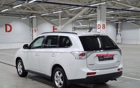 Mitsubishi Outlander III рестайлинг 3, 2013 год, 1 500 000 рублей, 11 фотография