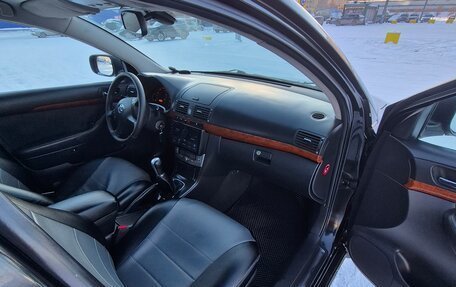 Toyota Avensis III рестайлинг, 2006 год, 690 000 рублей, 8 фотография