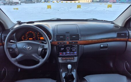 Toyota Avensis III рестайлинг, 2006 год, 690 000 рублей, 14 фотография