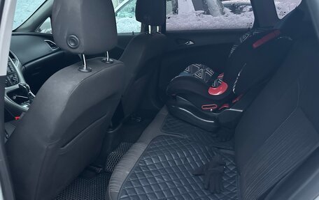 Opel Astra J, 2010 год, 650 000 рублей, 5 фотография