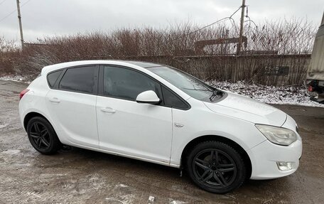 Opel Astra J, 2010 год, 650 000 рублей, 12 фотография