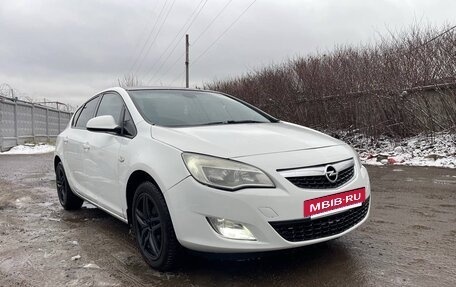 Opel Astra J, 2010 год, 650 000 рублей, 11 фотография