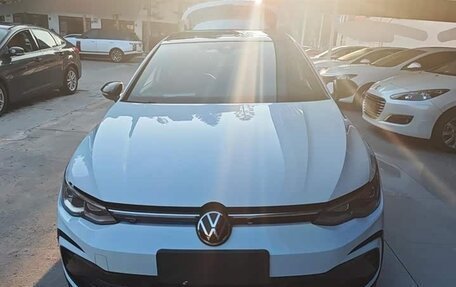 Volkswagen Golf VIII, 2021 год, 1 790 000 рублей, 2 фотография