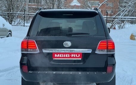 Toyota Land Cruiser 200, 2010 год, 2 450 000 рублей, 3 фотография