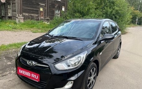 Hyundai Solaris II рестайлинг, 2012 год, 740 000 рублей, 3 фотография