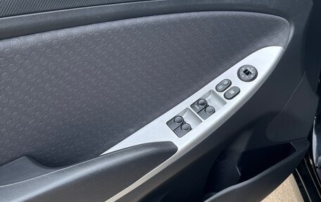 Hyundai Solaris II рестайлинг, 2012 год, 740 000 рублей, 12 фотография